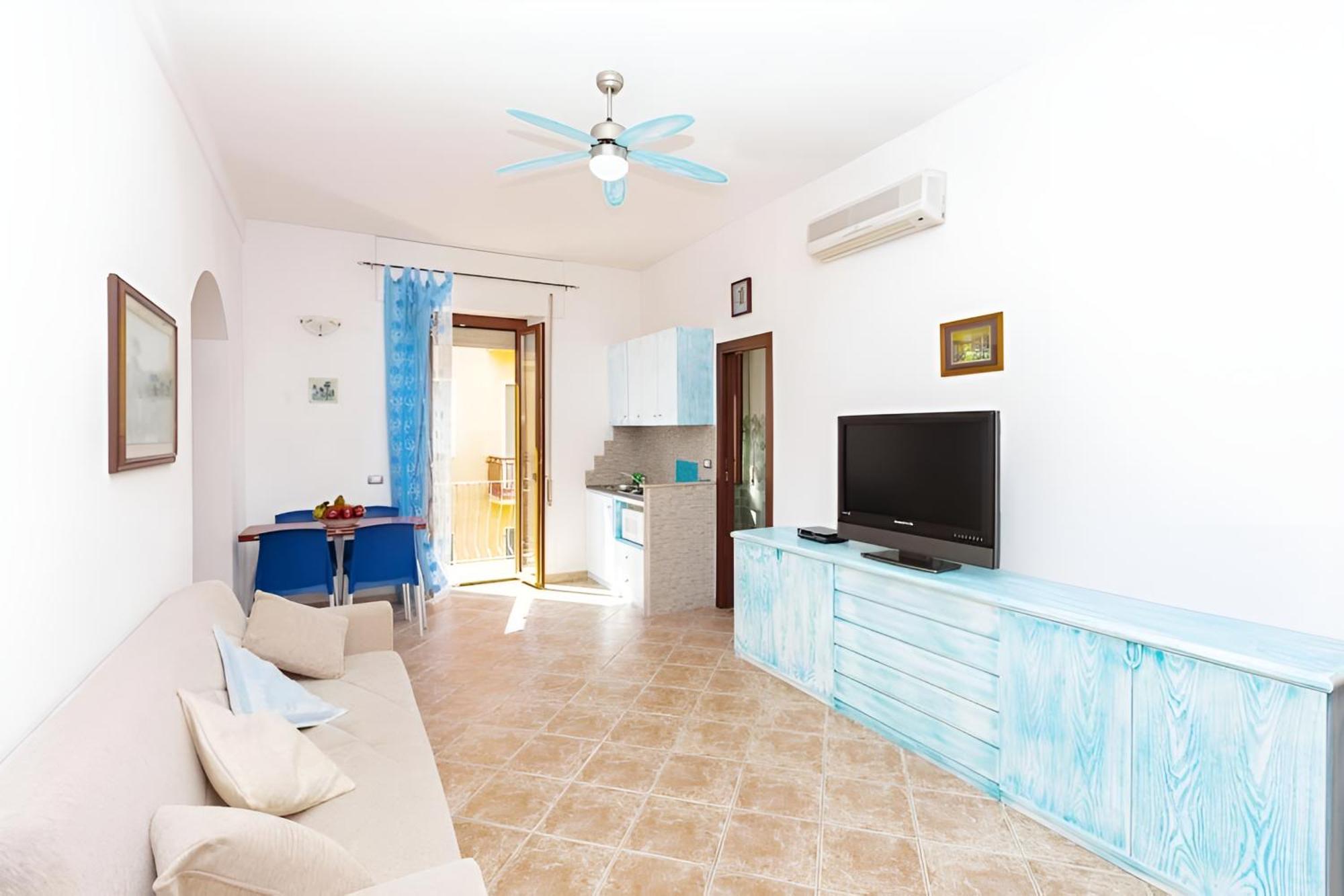 Splendido Appartamento In Pieno Centro Dell'Isola La Maddalena  Exterior photo